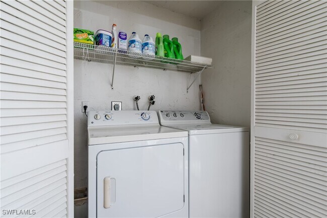 Building Photo - 4912 Tamiami Trl E