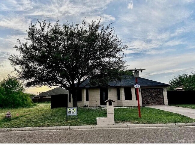 Building Photo - 317 Whitewing Dr