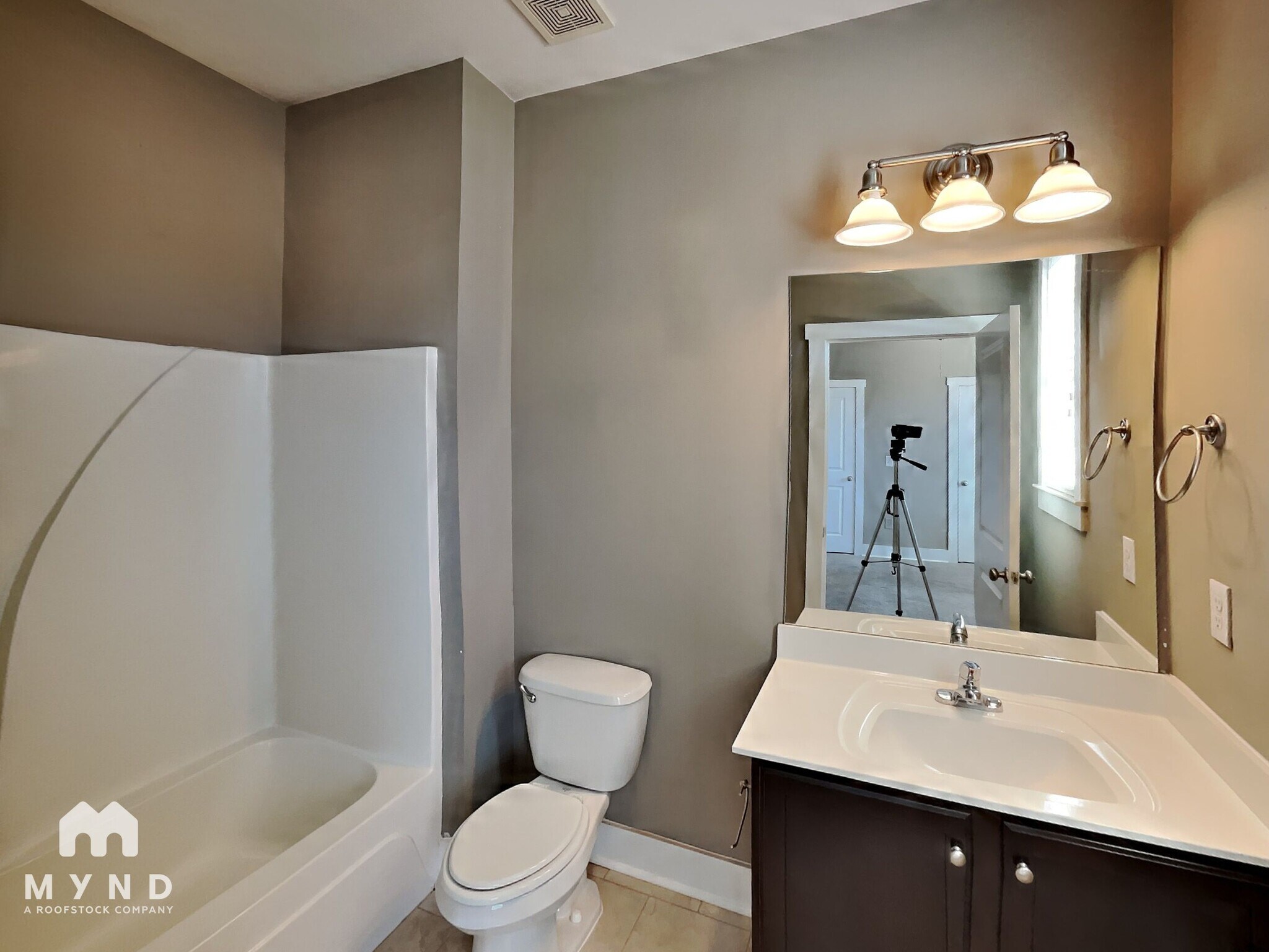 Building Photo - 177 Herring St