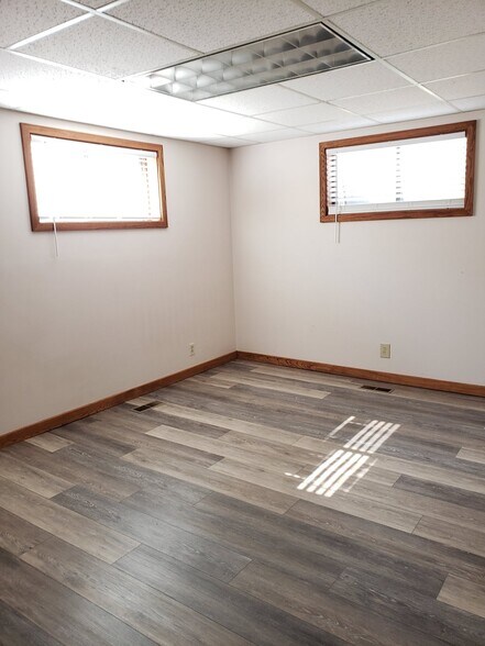 Building Photo - 3585 S 1200 E