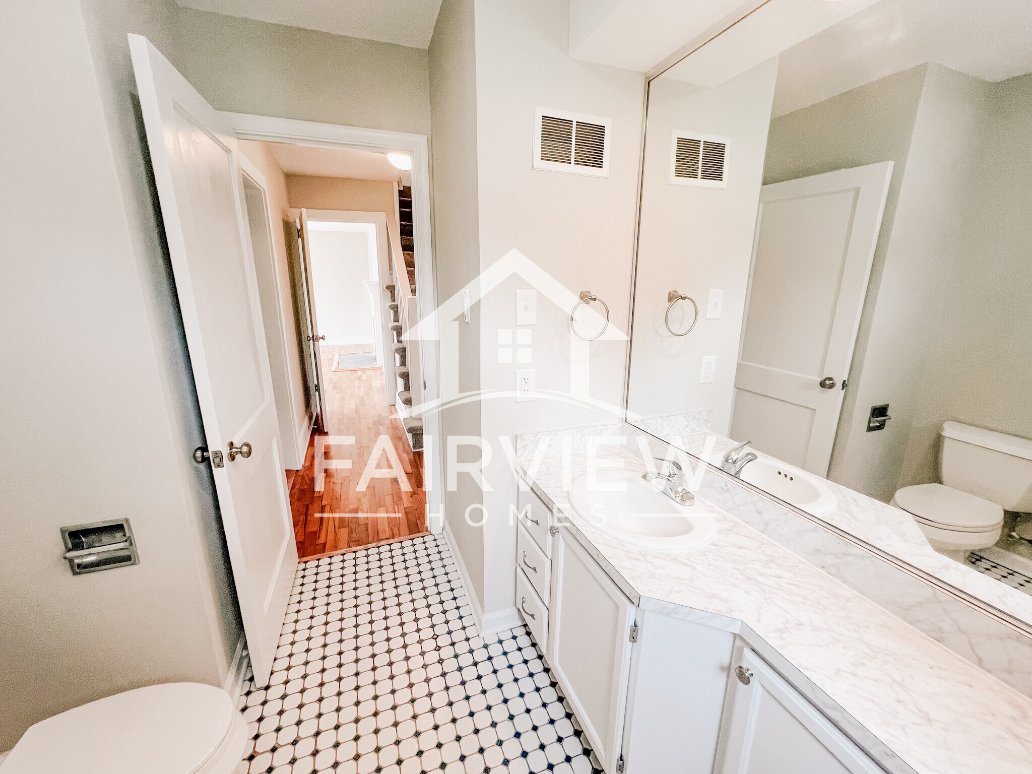 Building Photo - 3239 Mayflower Dr