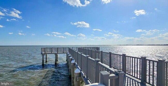 Building Photo - 1022 S Green St