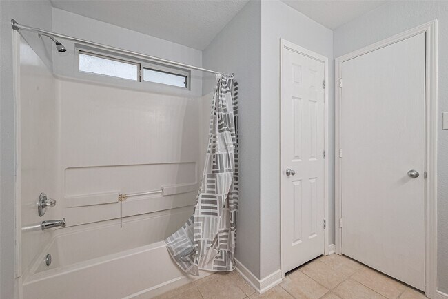 Building Photo - 2123 Gable Hollow Ln