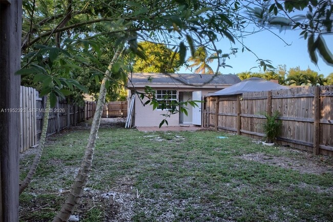 Building Photo - 43 SW 11th St