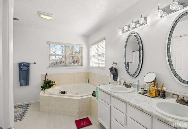 Building Photo - 2029 Longspur Dr