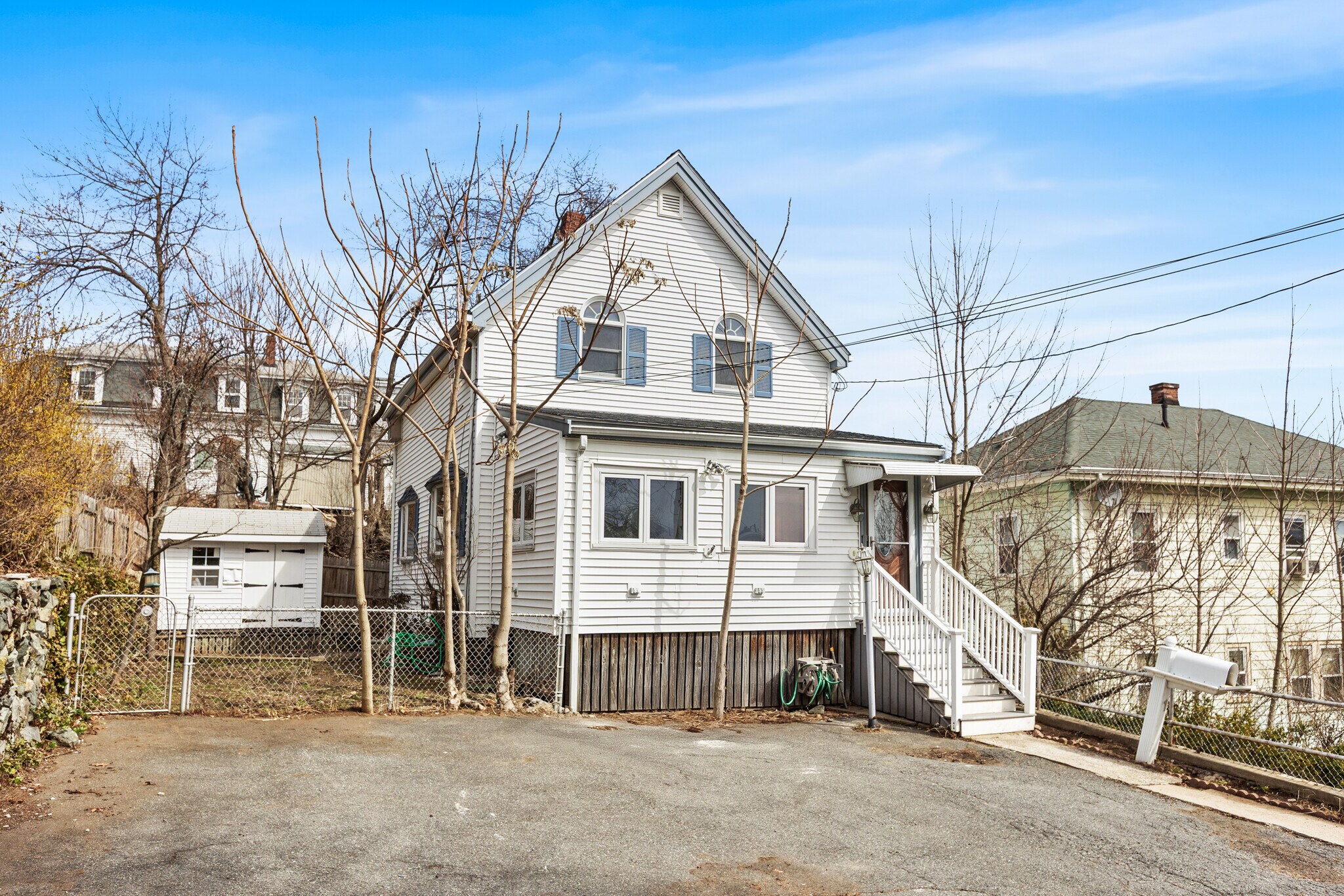 Building Photo - 1 Oak Grove Ct