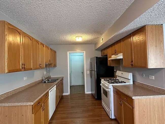 Building Photo - 1741 Bell Dr