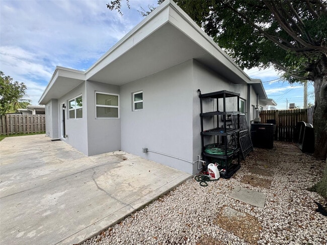 Building Photo - 1871 NW 31st Ct