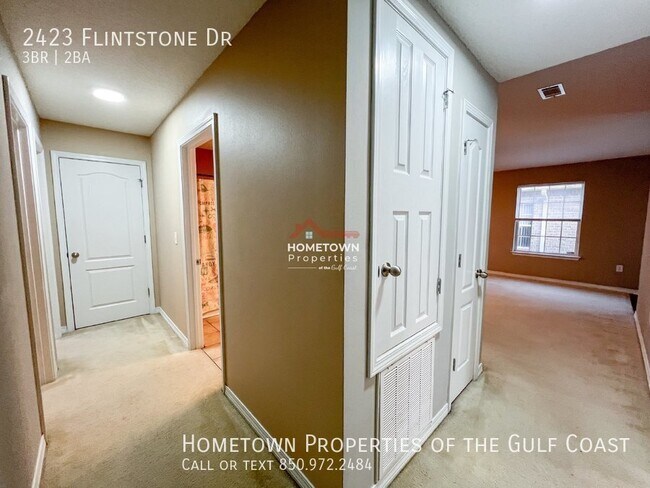 Building Photo - 2423 Flintstone Dr