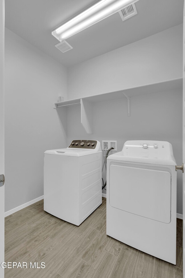 Building Photo - 7846 Enchanted Ridge Dr