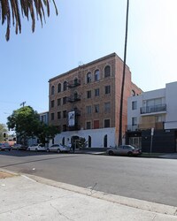 Building Photo - Manhattan Place Apartments