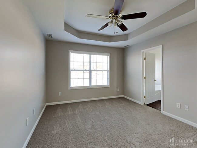 Building Photo - 2939 Hearthside Dr