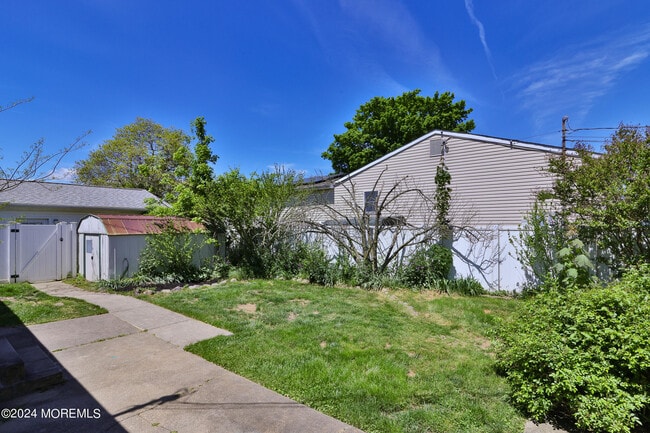Building Photo - 68 Elm St