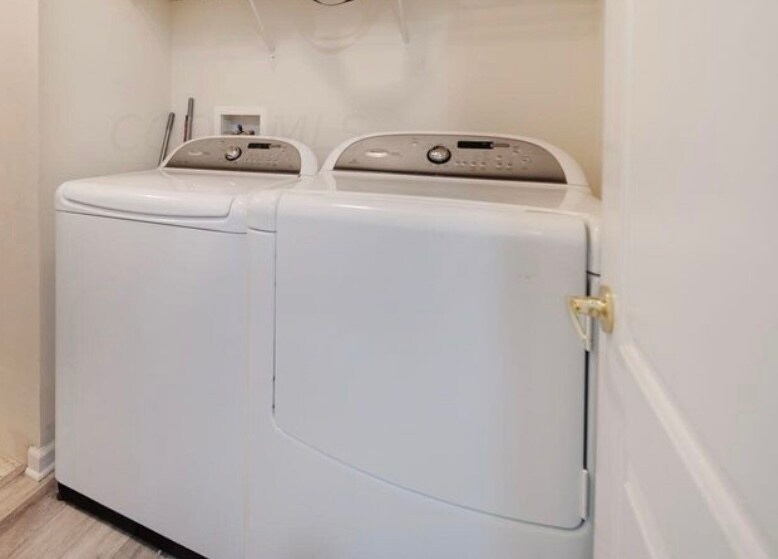 Building Photo - 785 Hidden Springs Dr