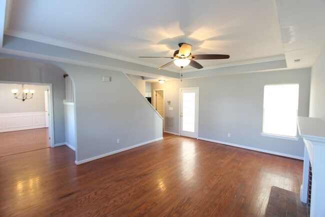 Building Photo - Helena Beauty!!  3BR 2.5BA - You will LOVE IT!!