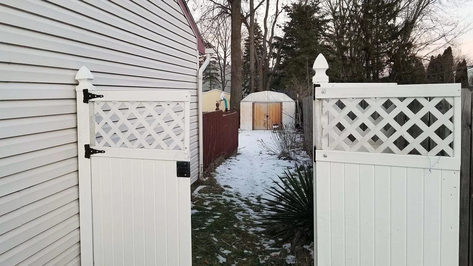 Building Photo - 1628 Sheffield Dr