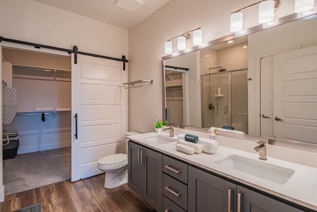 Building Photo - 15501 N Dial Blvd