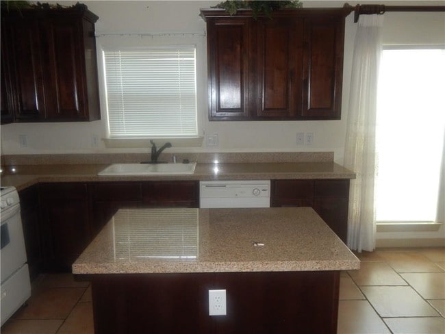 Building Photo - 353 Resler Ridge Dr