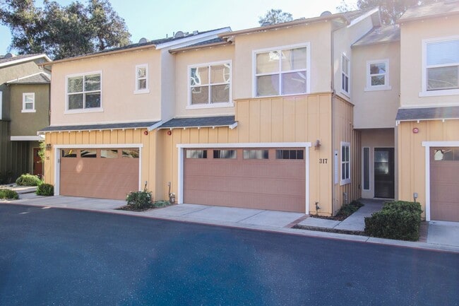 Primary Photo - Walnut Grove 3 Bedroom Townhouse