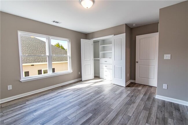 Building Photo - 115 Pinto Ln