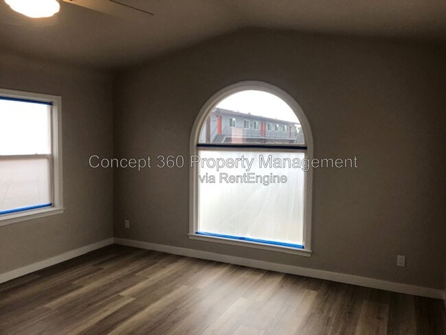 Building Photo - 1061 E Market St