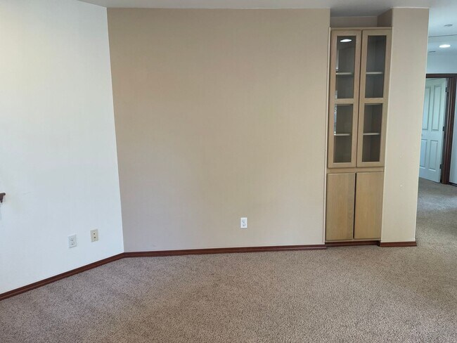 Building Photo - Gorgeous custom built home