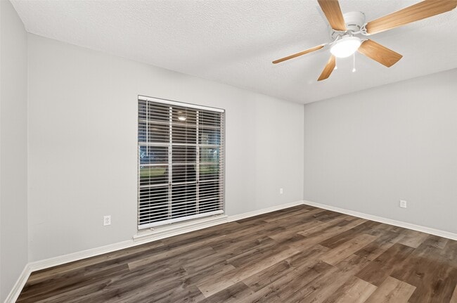 Building Photo - 11411 Hornbrook Dr