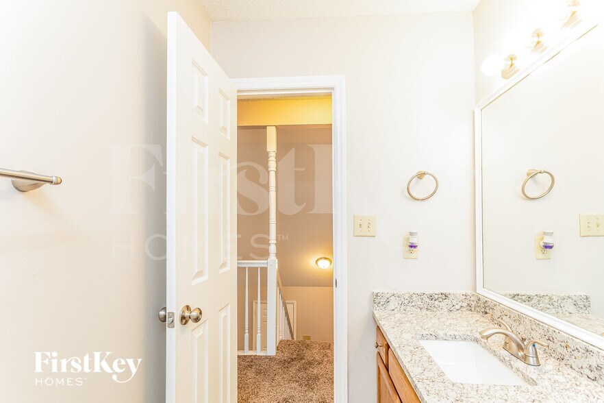 Building Photo - 1311 Logan St