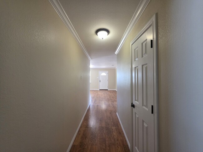 Building Photo - 3106 Fallwell Ln