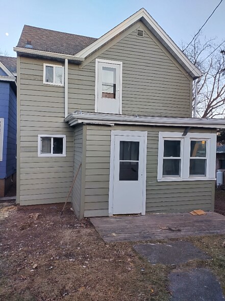 Building Photo - 1525 Clough Ave