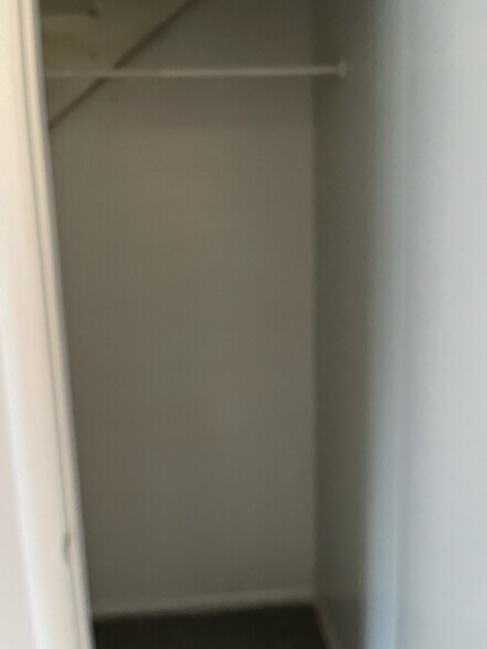 Building Photo - 800 S Thistle St