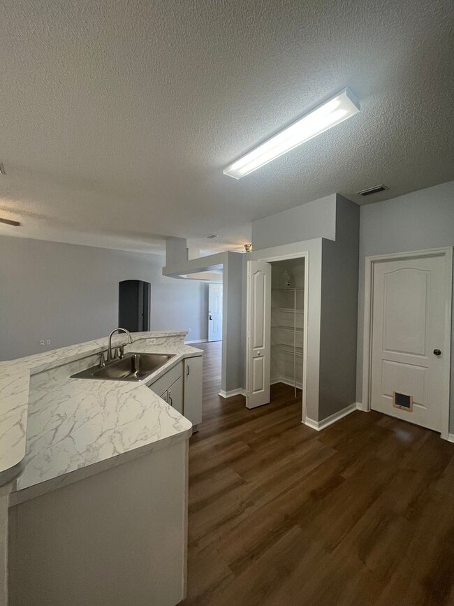 Building Photo - Nice Home in Seminole Woods!