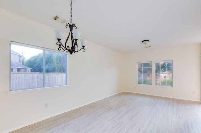 Building Photo - 1703 Nichole Woods Dr