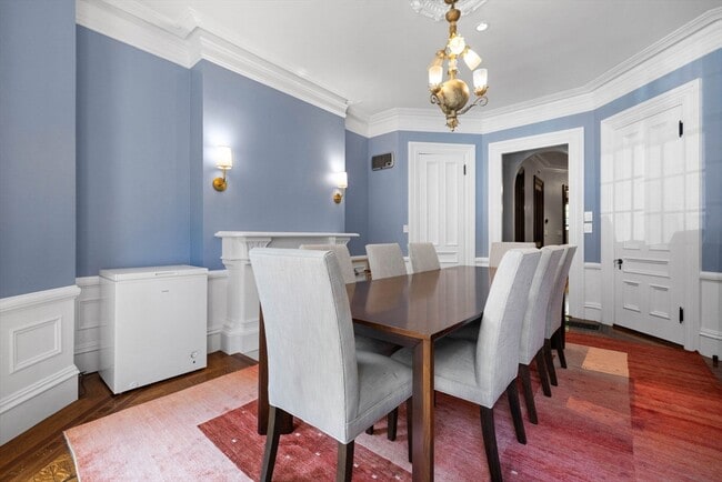 Building Photo - 321 Beacon St