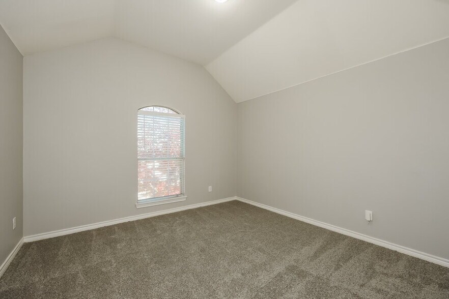 Building Photo - 301 Cold Water Dr