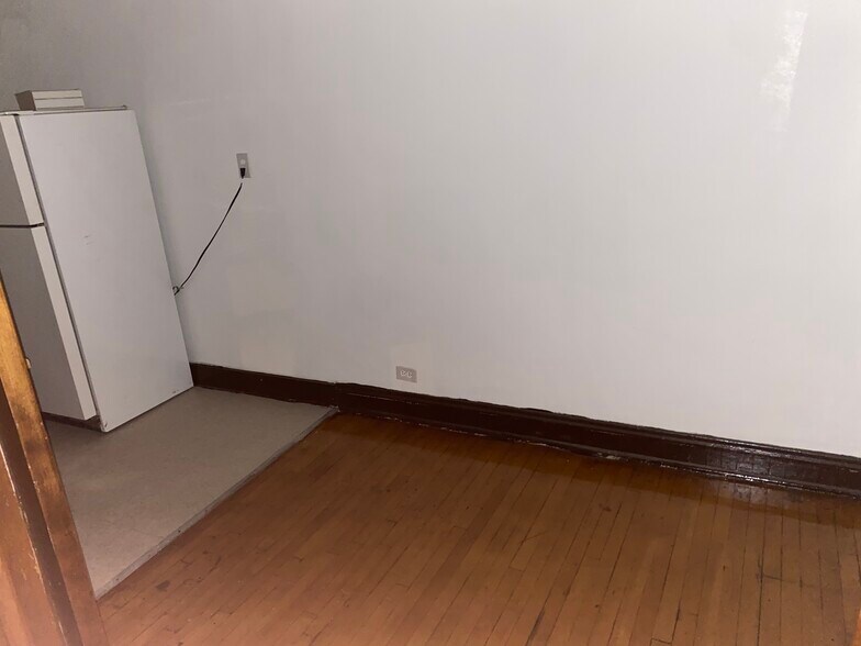 Building Photo - 7952 S Colfax Ave