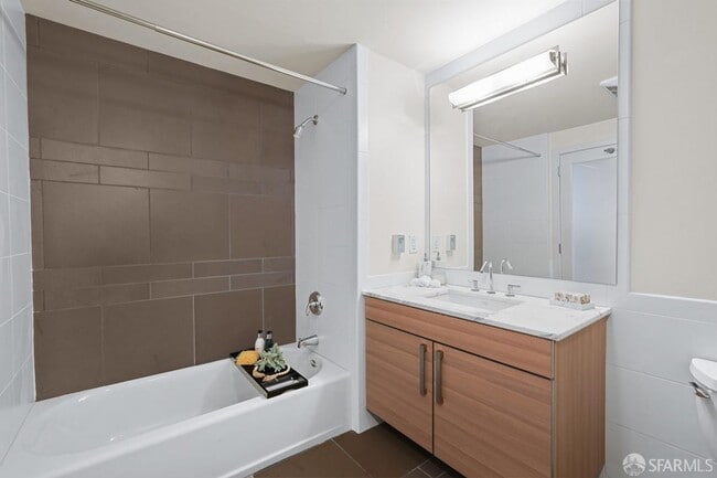 Building Photo - Luxury Condo at The Palms located in South of Market San Francisco