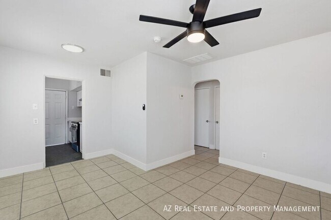 Building Photo - 1040 N 16th St