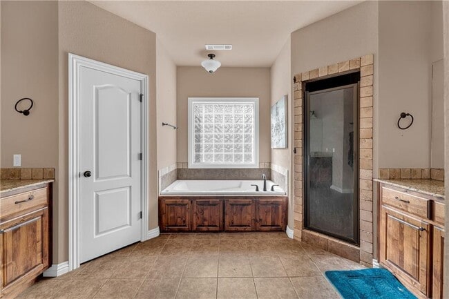 Building Photo - 2265 N Covington Park Blvd