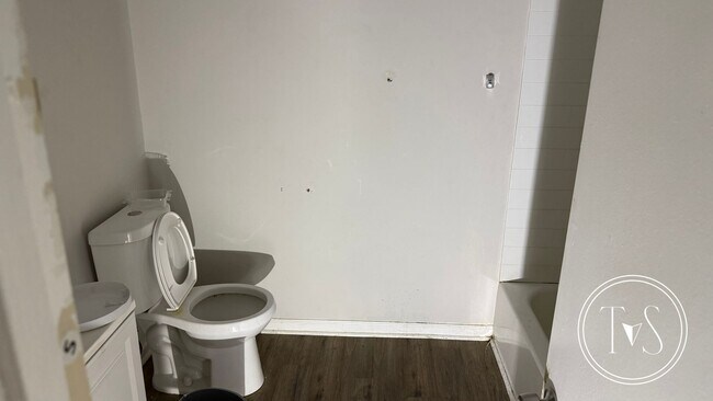 Building Photo - 133 Runaway Point Rd