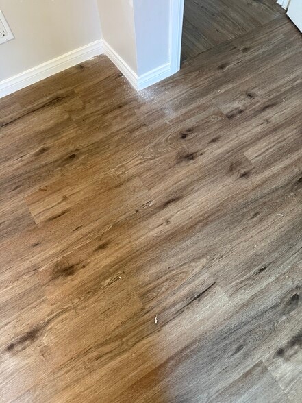 Building Photo - 1302 E Peck St