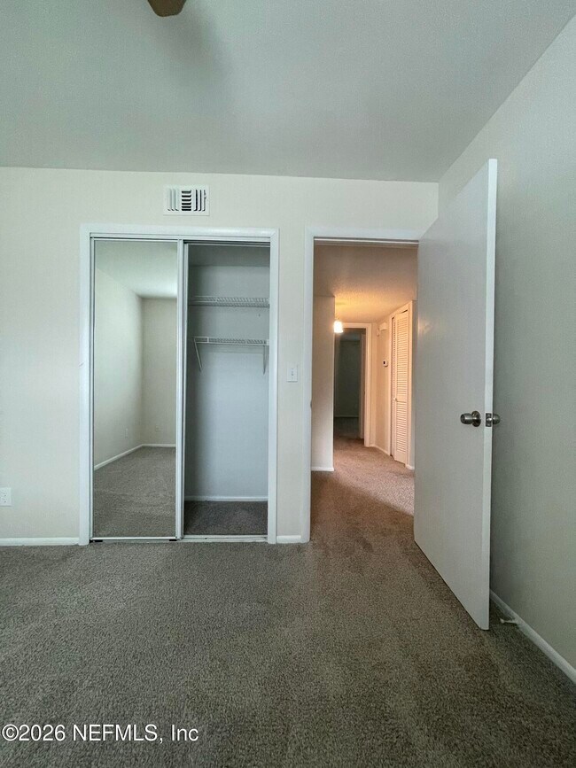 Building Photo - 11432 Skipjack Way S