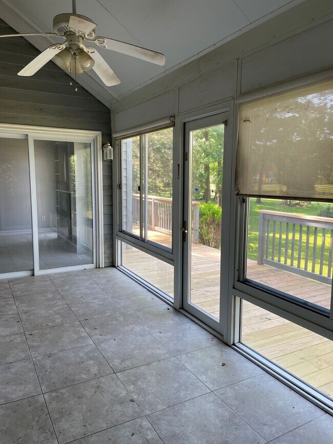 Building Photo - 904 Shipyard Point