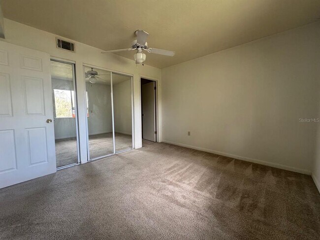 Building Photo - 111 SE 16th Ave