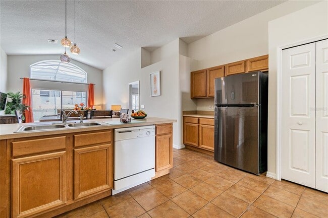 Building Photo - 146 Rosso Dr