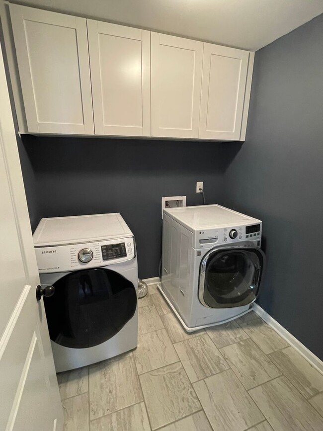 Building Photo - 222 Palisade Rdg