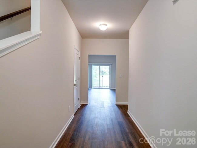 Building Photo - 916 S Battleground Ave