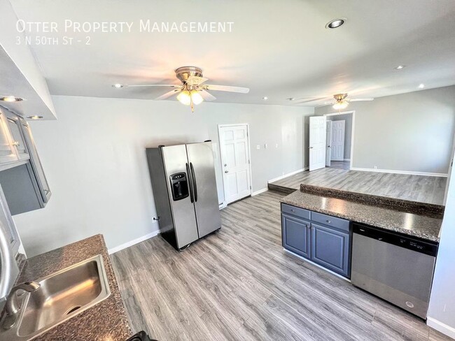 Building Photo - 2BR/1BA University City Apt with Washer/Dr...