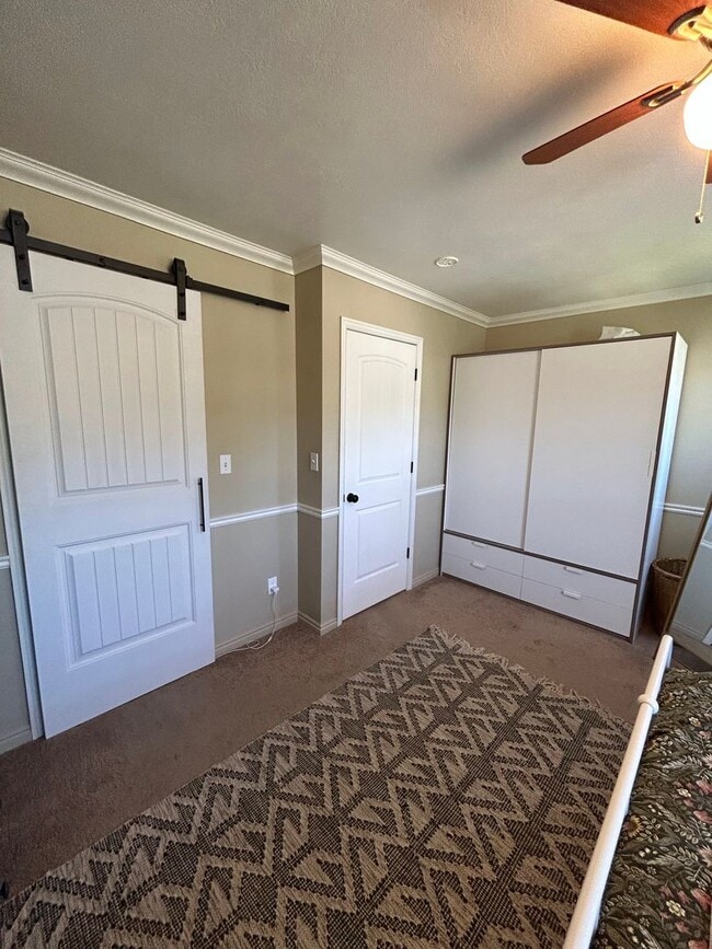 Building Photo - Utilities & Internet Included! 4 Bed 2.5 B...
