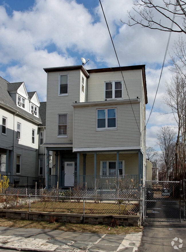 118 Locust Hill Ave 118 Locust Hill Ave Yonkers NY 10701 Apartment